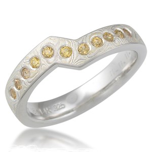 Flush Diamond Moe Angled Wave Wedding Band