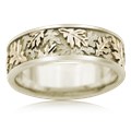 Capture that special time of year and keep it with you forever with this triple-tone oak leaf wedding band.