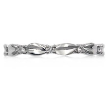 Garden Trellis Leaf Wedding Band - top view