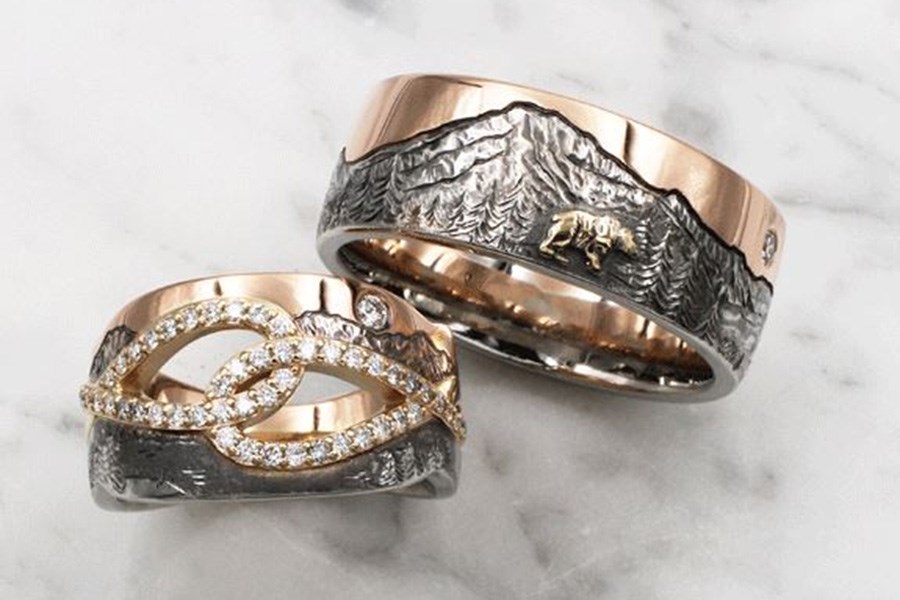 /rings/tri-tone-mountain-wedding-band-with-raised-relief