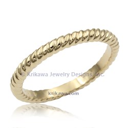 Spiral Twist Wedding band in 14k yellow gold
