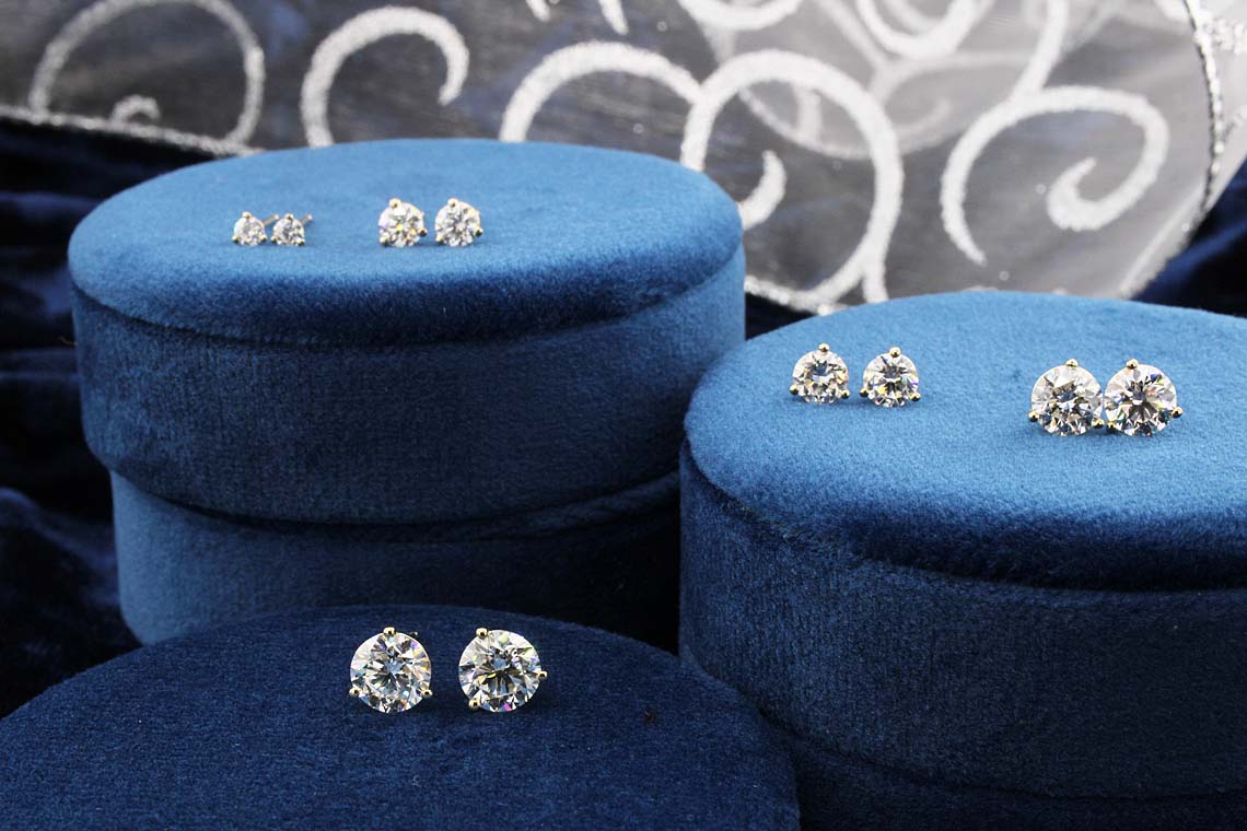 lab grown diamond stud earrings