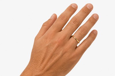 2mm ring width on man hand
