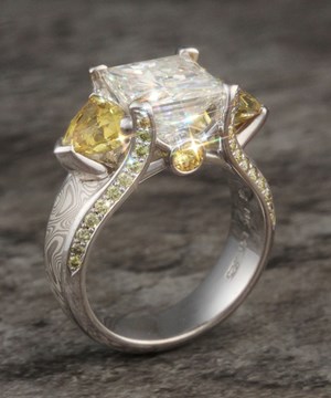 bague de fiançailles en Moissanite et saphir créé en laboratoire