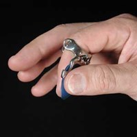 pick-holder-in-hand-down.jpg