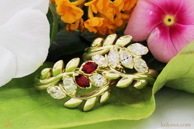 Laurel Leaf and Diamond Wedding Band in 18k green gold with lab-grown diamonds