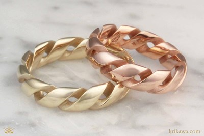Mobius Strip Wedding Band Set in 14k yellow gold and 14k rose gold
