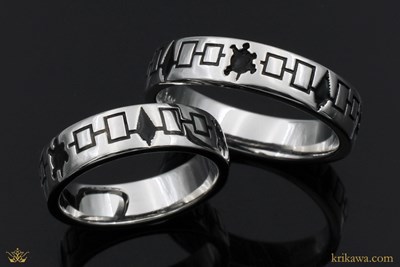 Symbol Wedding Band Set in platinum