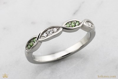 Trellis Leaf Wedding Band in platinum with natural diamonds