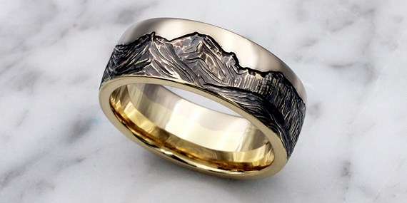 Mountain Wedding Band in Yellow Gold