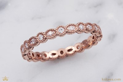 Vintage Scalloped Lace Wedding Band in 14k rose gold with natural diamonds